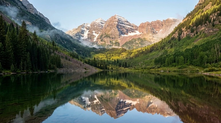USA: cityscape and modern architecture.