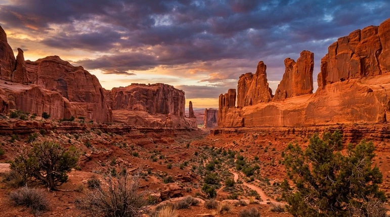 USA: cityscape and modern architecture.